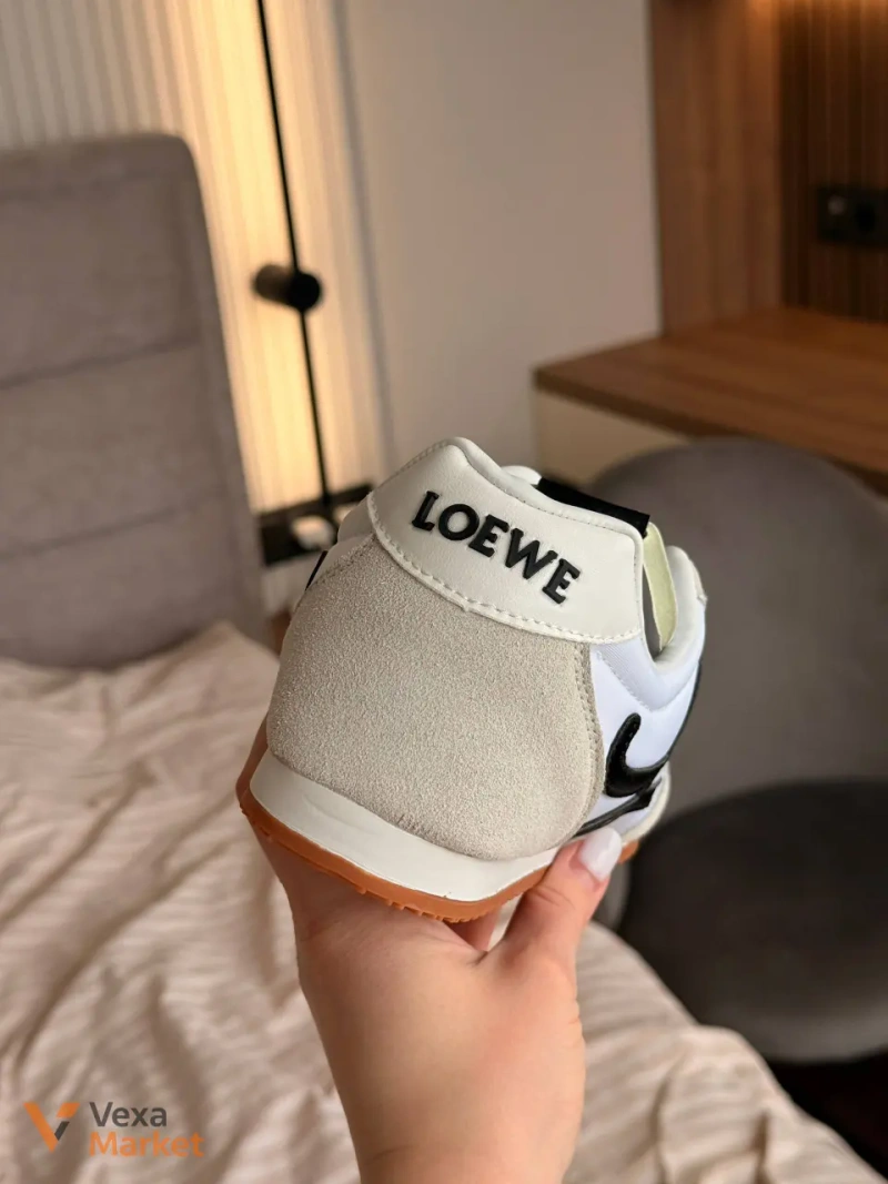 Кросівки Loewe білі 38 р — фото 3