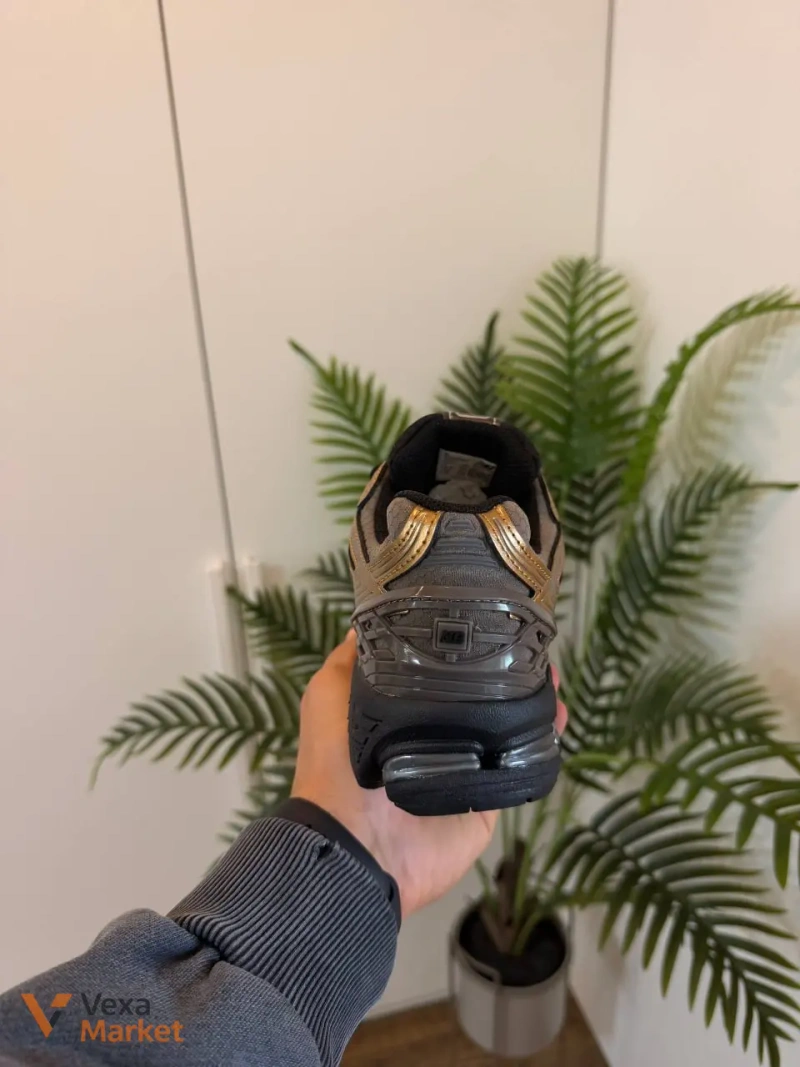 Кросівки New Balance 1906r Gold Black — фото 3