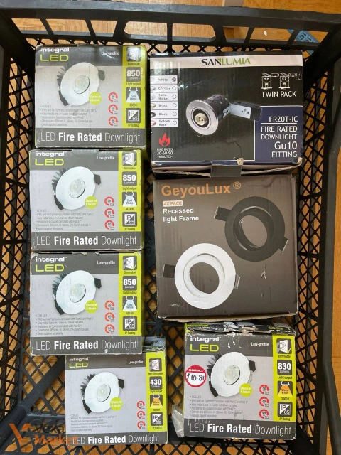 Лот світлодіодних світильників Integral LED Fire Rated Downlight