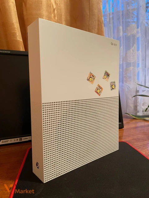 Microsoft Xbox One S 1TB