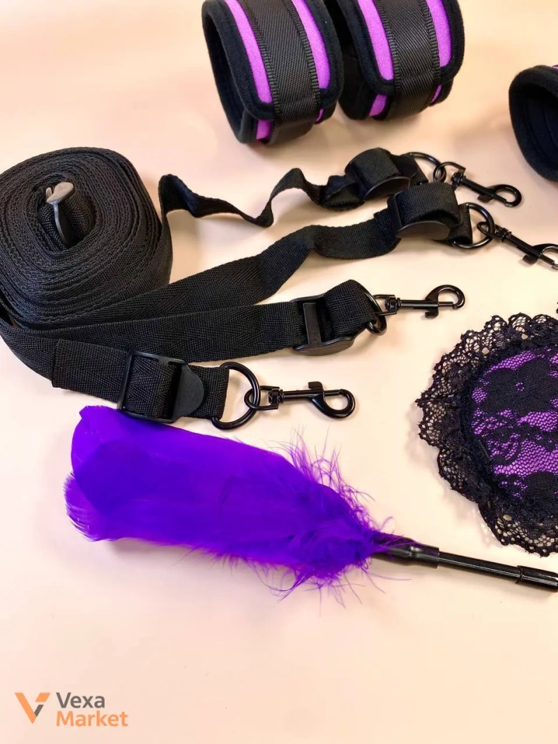 Набір BDSM з фіксаторами для рук та ніг, маскою та пір'їнкою — фото 4