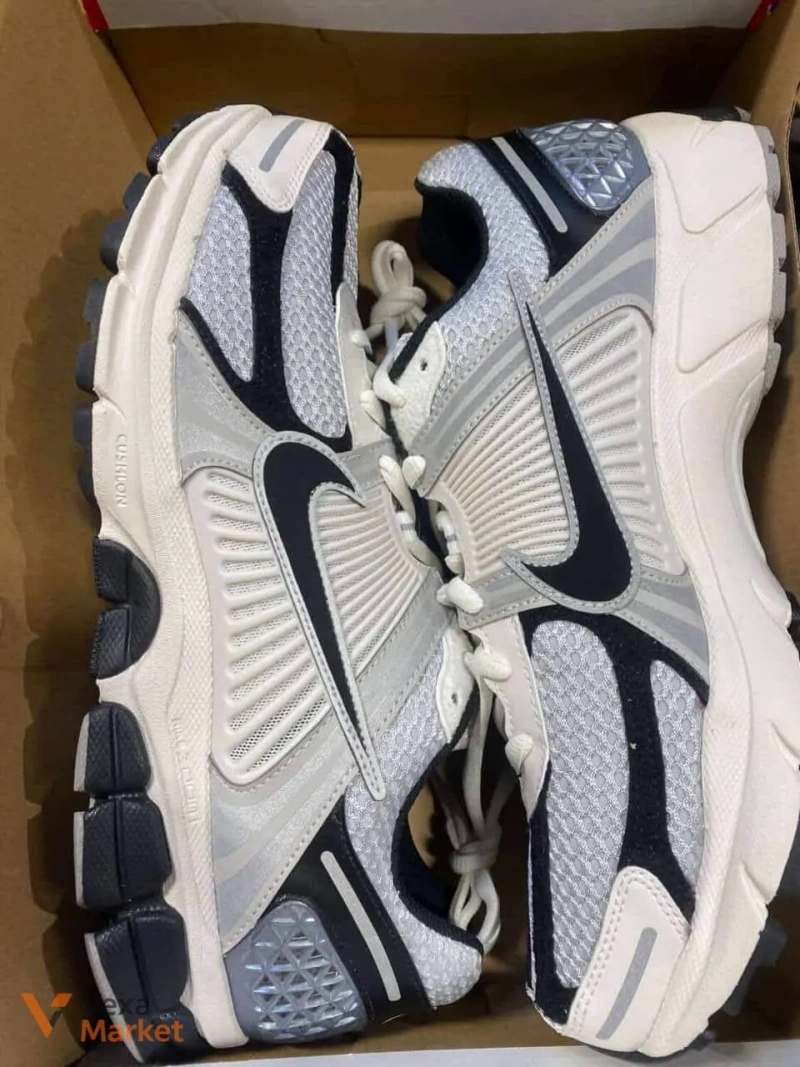 Nike Zoom Vomero 5 кроссовки мужские размер 45 — фото 2