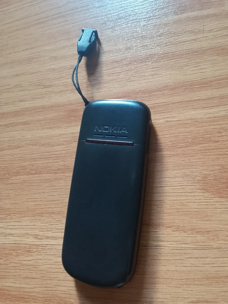 Nokia 1661-2 + 2 оригінальні зарядні Nokia і подарунок, робочий телефон — фото 2