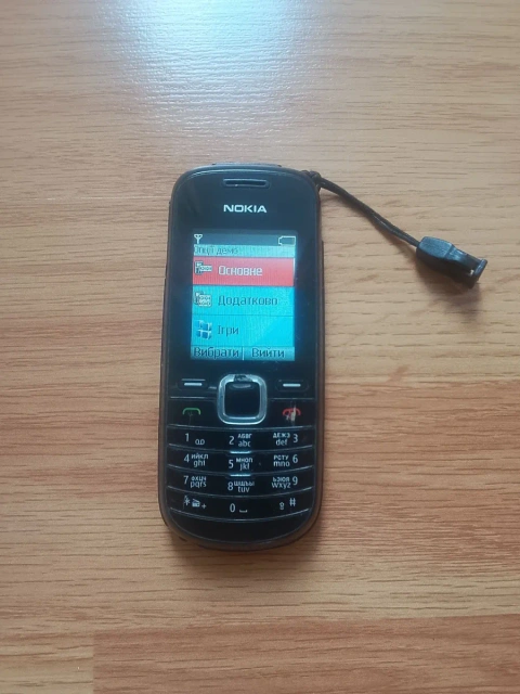 Nokia 1661-2 + 2 оригінальні зарядні Nokia і подарунок, робочий телефон