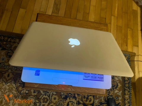 Ноутбук Apple MacBook