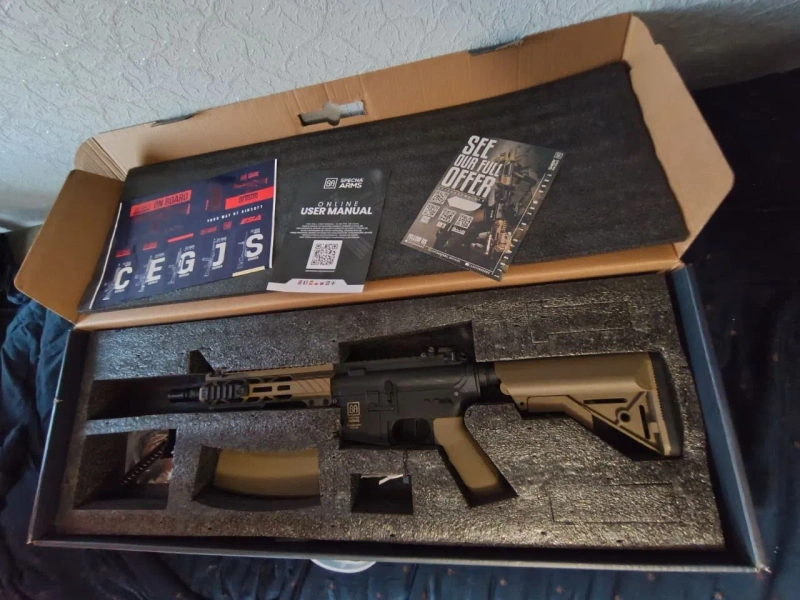 Страйкбольна штурмова гвинтівка Specna Arms SA-F03 FLEX у забарвленні Half-Tan. — фото 4