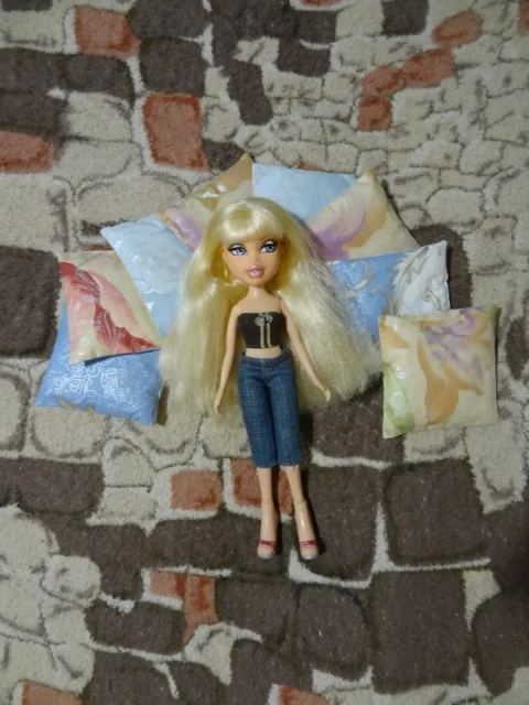 Оригинальная кукла Братц Хлоя (Bratz Cloe MGA 2010) в обуви