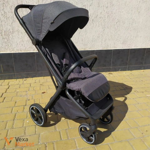 Прогулянковий візочок Carrello Corsa