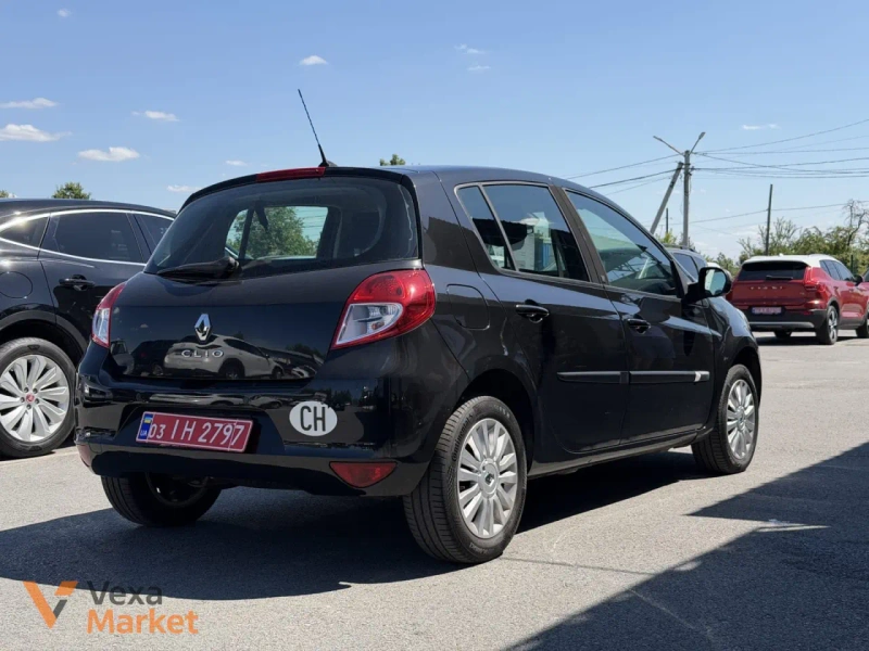Renault Clio 2011 Бензин 1.6л Автомат Чорний — фото 3