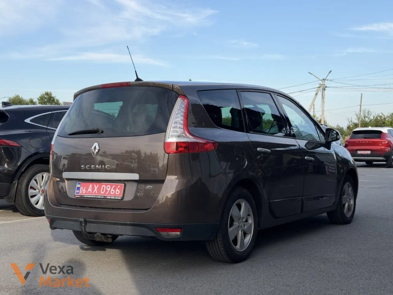 Renault Grand Scenic 2011 Дизель 1.6 л. — фото 3