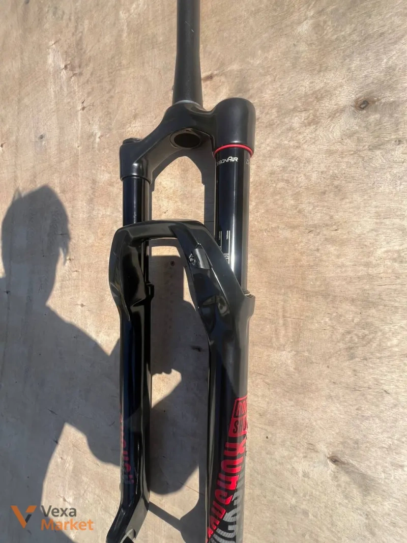 Rock Shox Revelation 29 вилка 2019 140 мм — фото 3