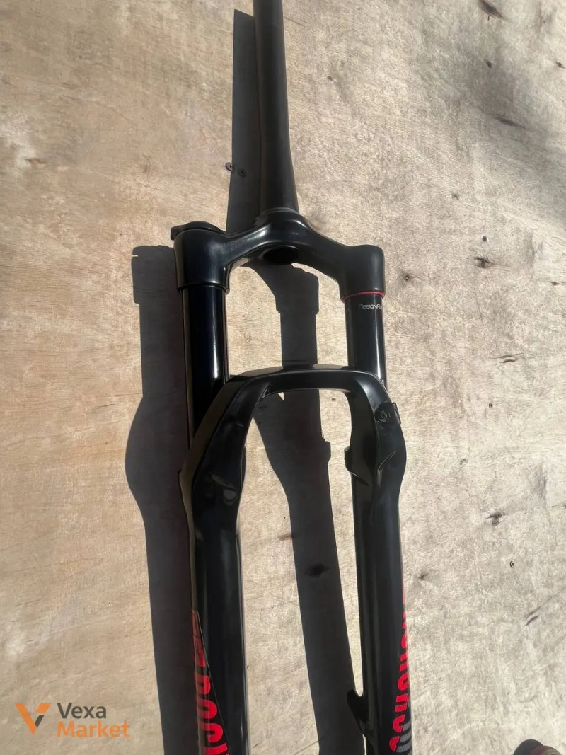 Rock Shox Revelation 29 вилка 2019 140 мм — фото 4