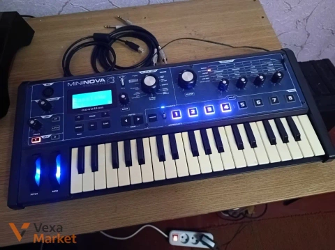 Синтезатор Novation MiniNova