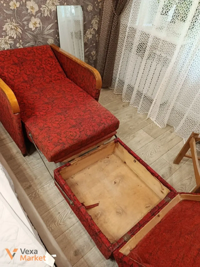 Софа бордова в хорошому стані з подушками — фото 5