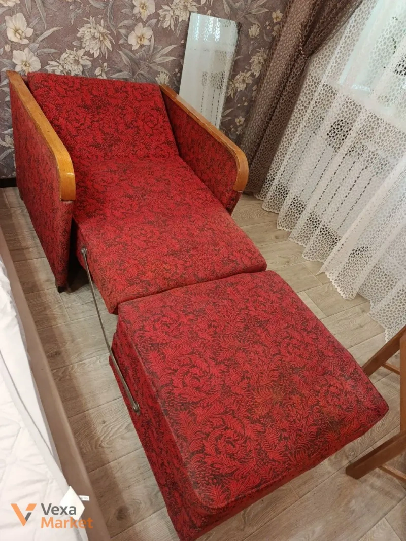 Софа бордова в хорошому стані з подушками — фото 6