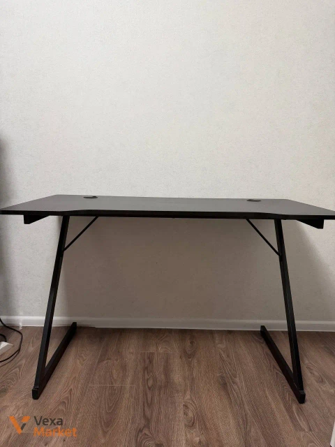 Стіл комп'ютерний 120x60x74 см