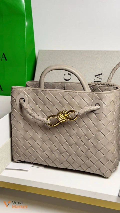 Сумка Bottega Veneta шкіряна бежева