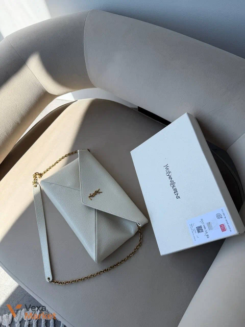 Сумка Saint Laurent Cassandre з натуральної шкіри