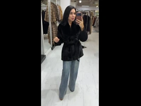 Пальто жіноче з 100% вовни з оздобленням хутром норки