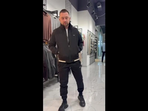 Безрукавка Boss та брендовий одяг
