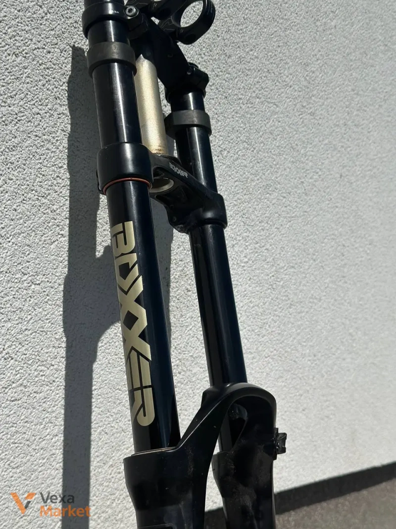 Вилка RockShox Boxxer 2016 Team 200mm під 27.5 колесо — фото 2