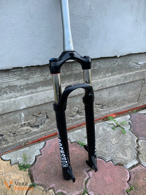 Вилка RockShox Recon