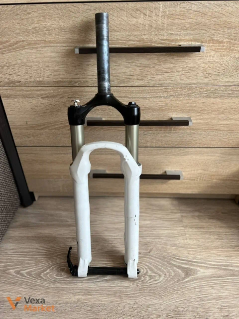 Вилка RockShox Revolution 2020