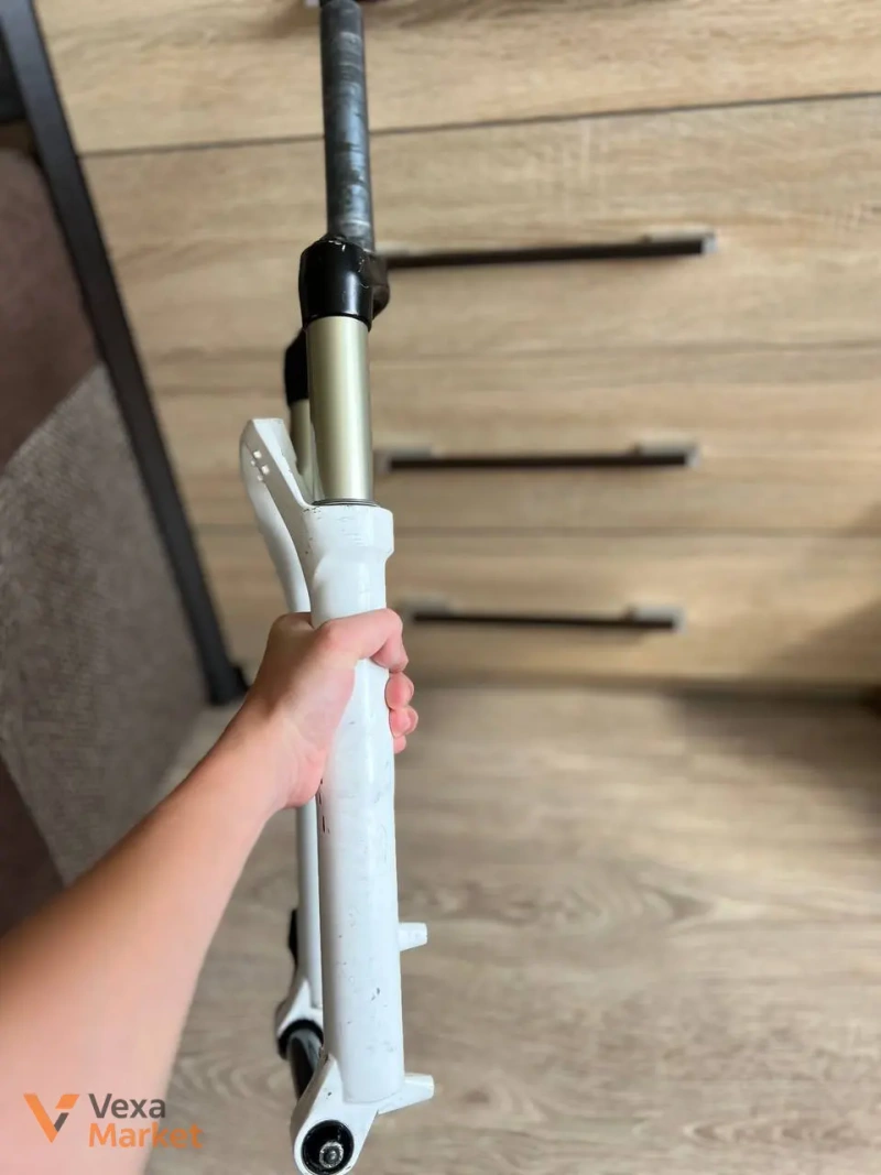 Вилка RockShox Revolution 2020 — фото 2