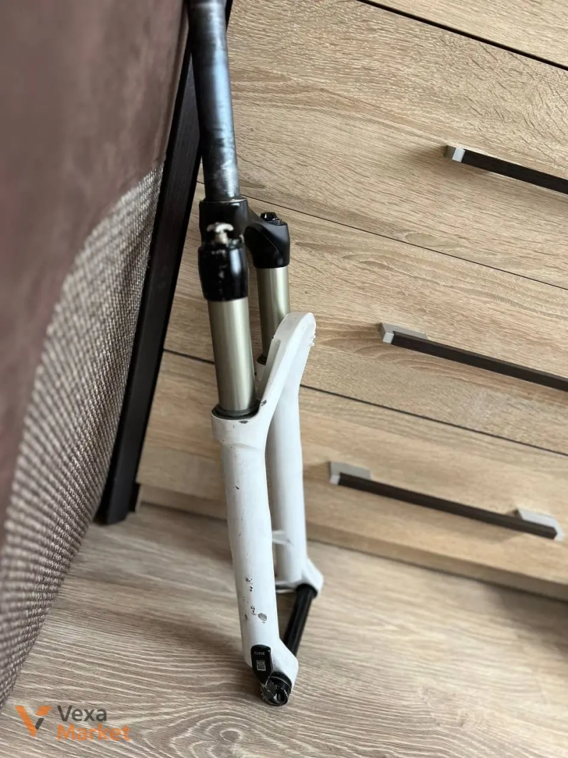 Вилка RockShox Revolution 2020 — фото 3