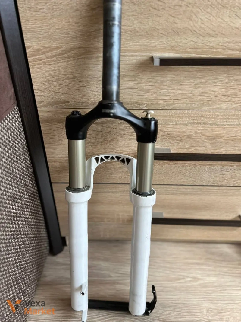 Вилка RockShox Revolution 2020 — фото 4