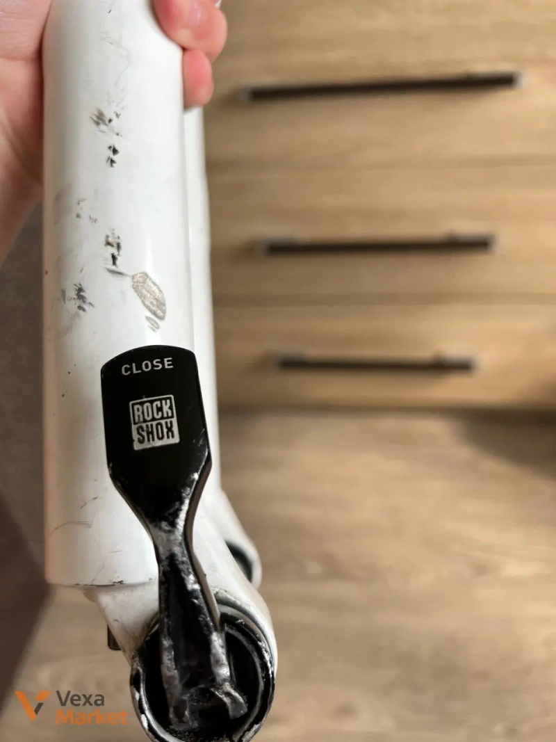 Вилка RockShox Revolution 2020 — фото 5