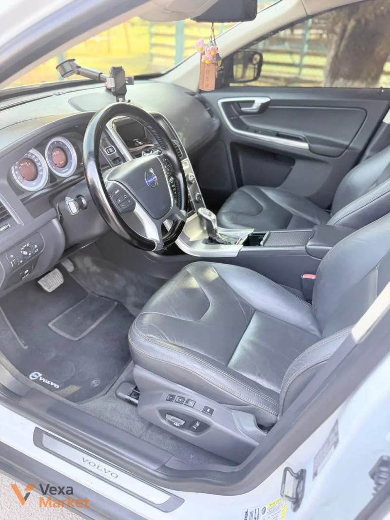 Volvo XC60 2013 3.0 бензин AWD — фото 7