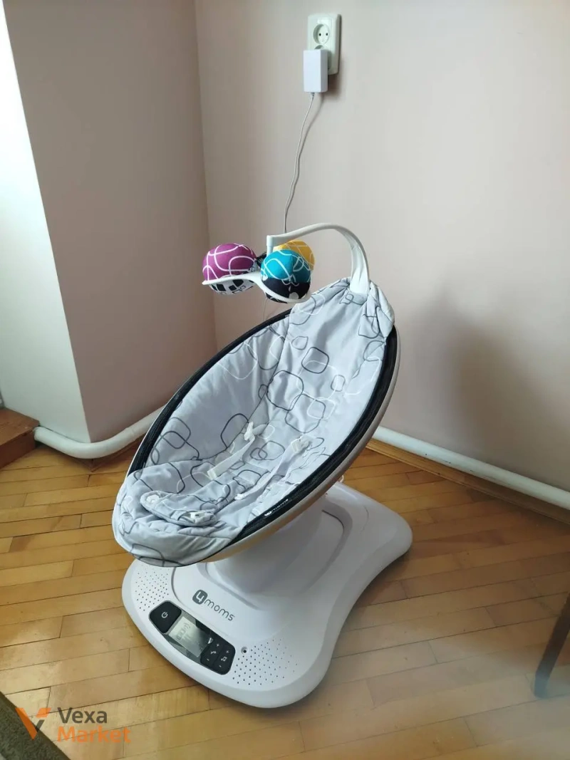 Заколисуючий центр 4moms mamaRoo 4.0 Grey Classic / Silver Plush — фото 3