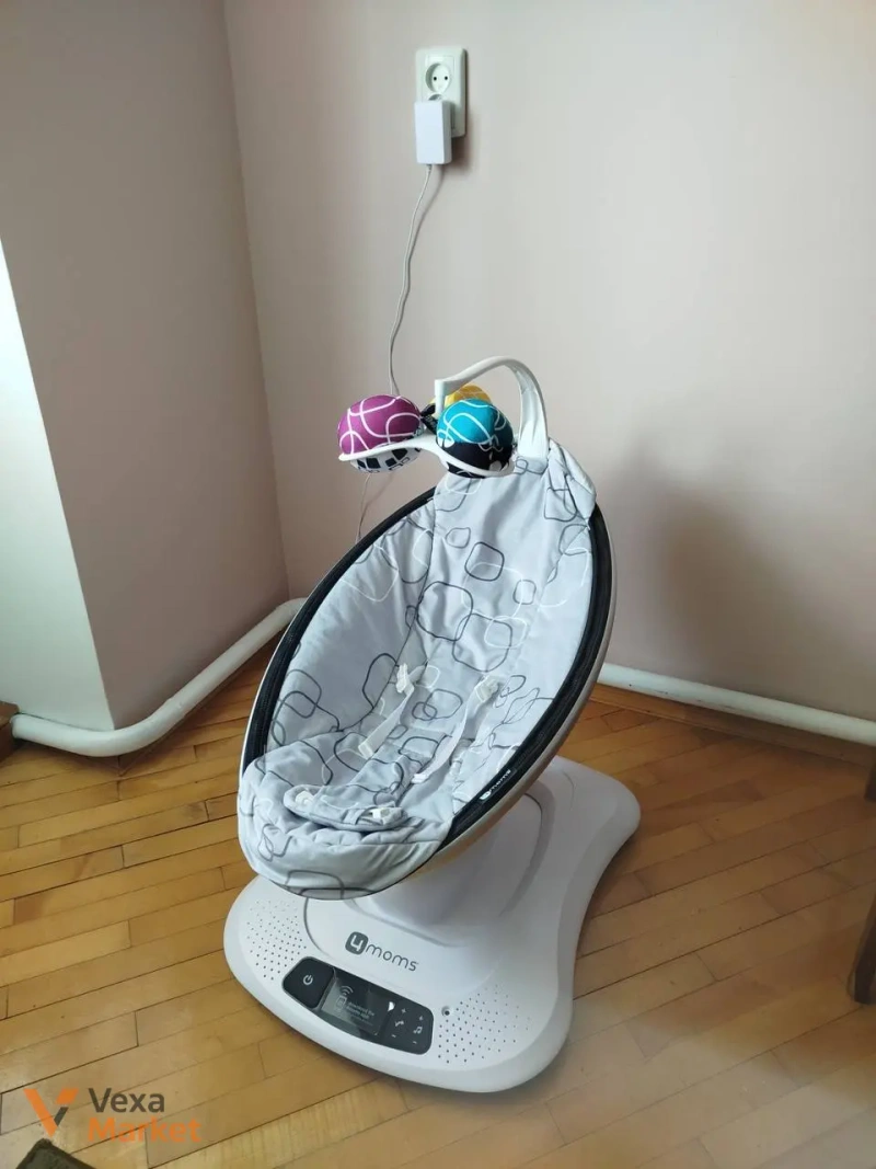 Заколисуючий центр 4moms mamaRoo 4.0 Grey Classic / Silver Plush — фото 4