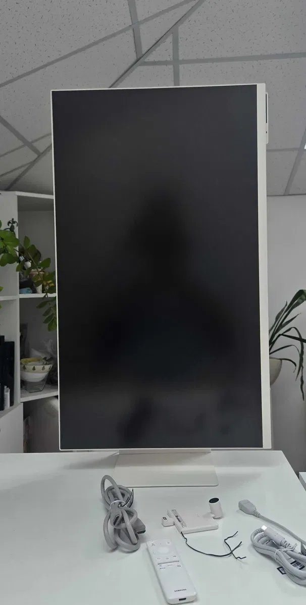 4К Монітор 32" Samsung Smart Monitor S32DM801UI Warm White як новий — фото 2
