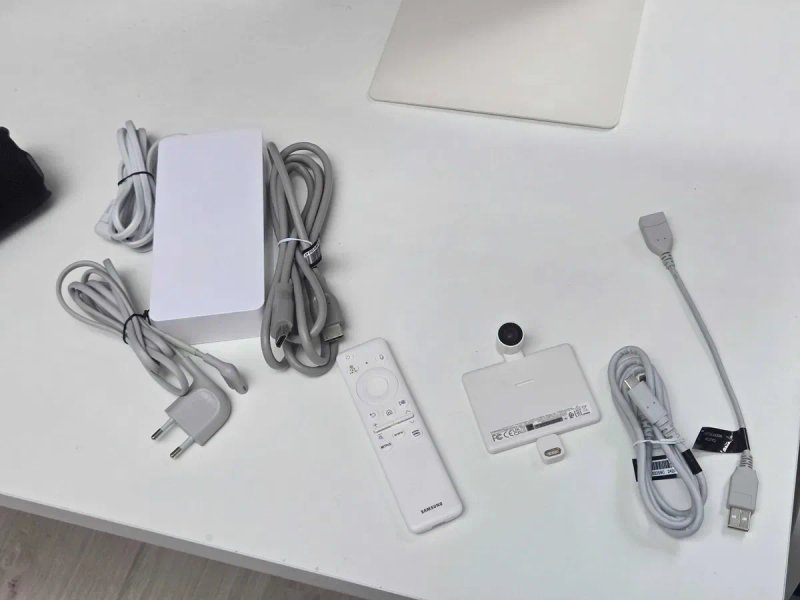 4К Монітор 32" Samsung Smart Monitor S32DM801UI Warm White як новий — фото 7