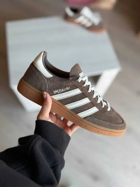 Adidas Hundball Spezial. Чоловічі кросівки. Оригінал. Демісезон. Оригінальні кросівки