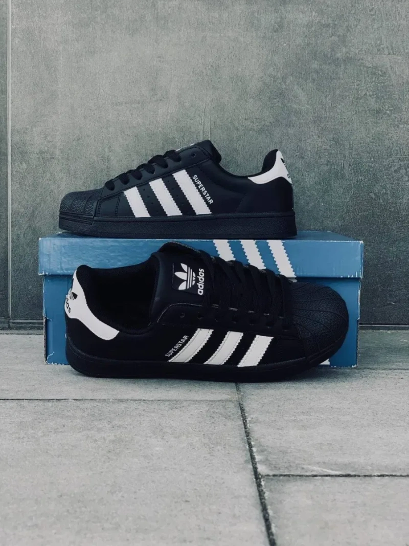 Adidas Superstar стильні молодіжні кросовки адідас жіночі чорні адідас суперстар натуральна шкіра не тверді дуже зручні — фото 7