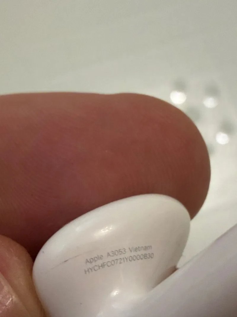 Airpods 4  лівий оригінал — фото 3