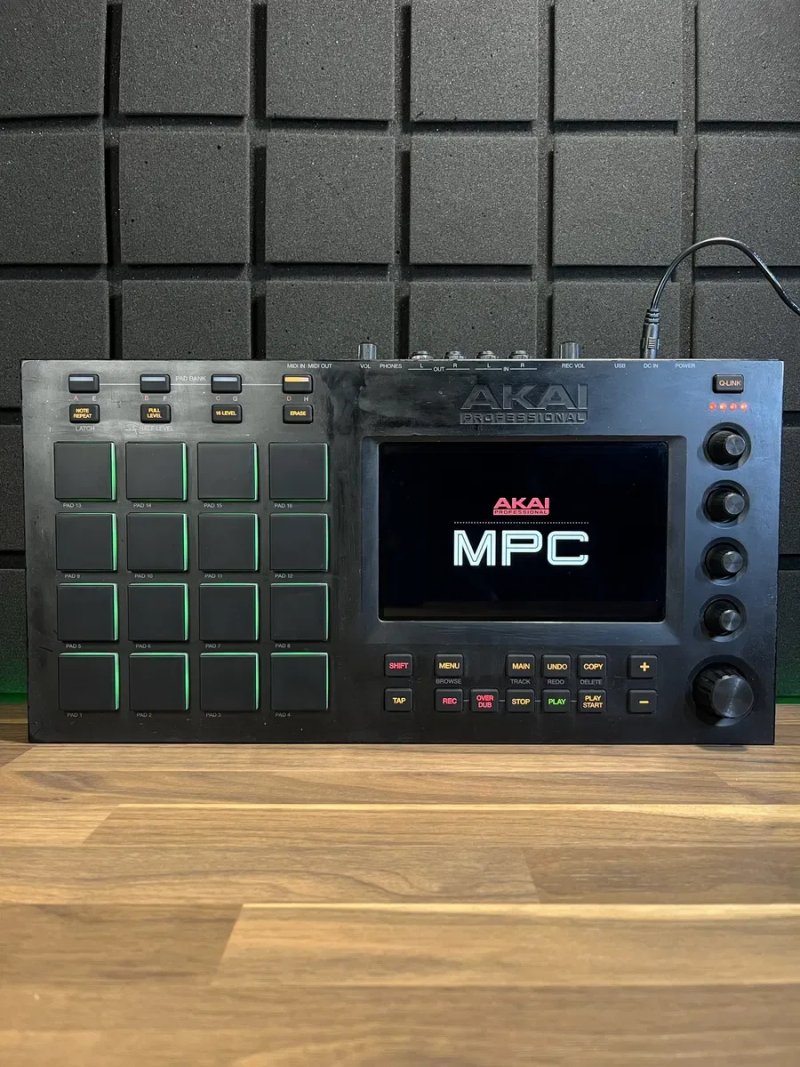 AKAI MPC Touch (Доставимо кур’єром — БЕЗКОШТОВНО!) — фото 2