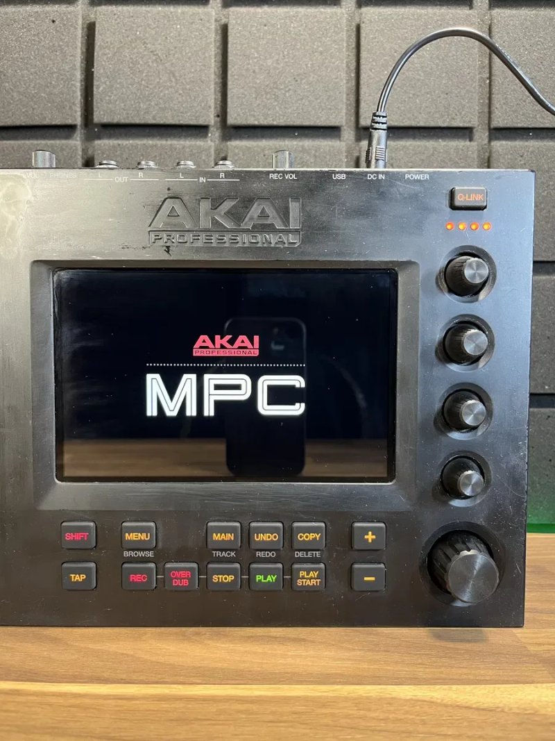 AKAI MPC Touch (Доставимо кур’єром — БЕЗКОШТОВНО!) — фото 5