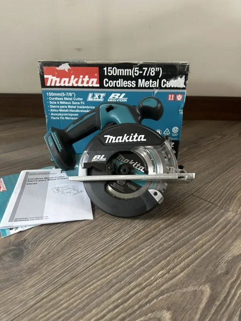 Акумуляторна дискова пила по металу Makita XSC02.18v