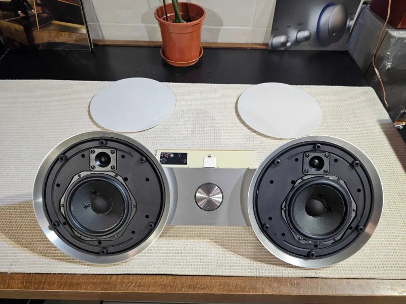 Акустическая система Bang&Olufsen BeoSound 8 — фото 3
