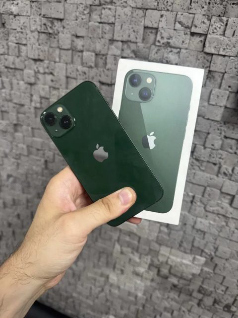 Apple iPhone 13 128 gb newerlock батарея 100%