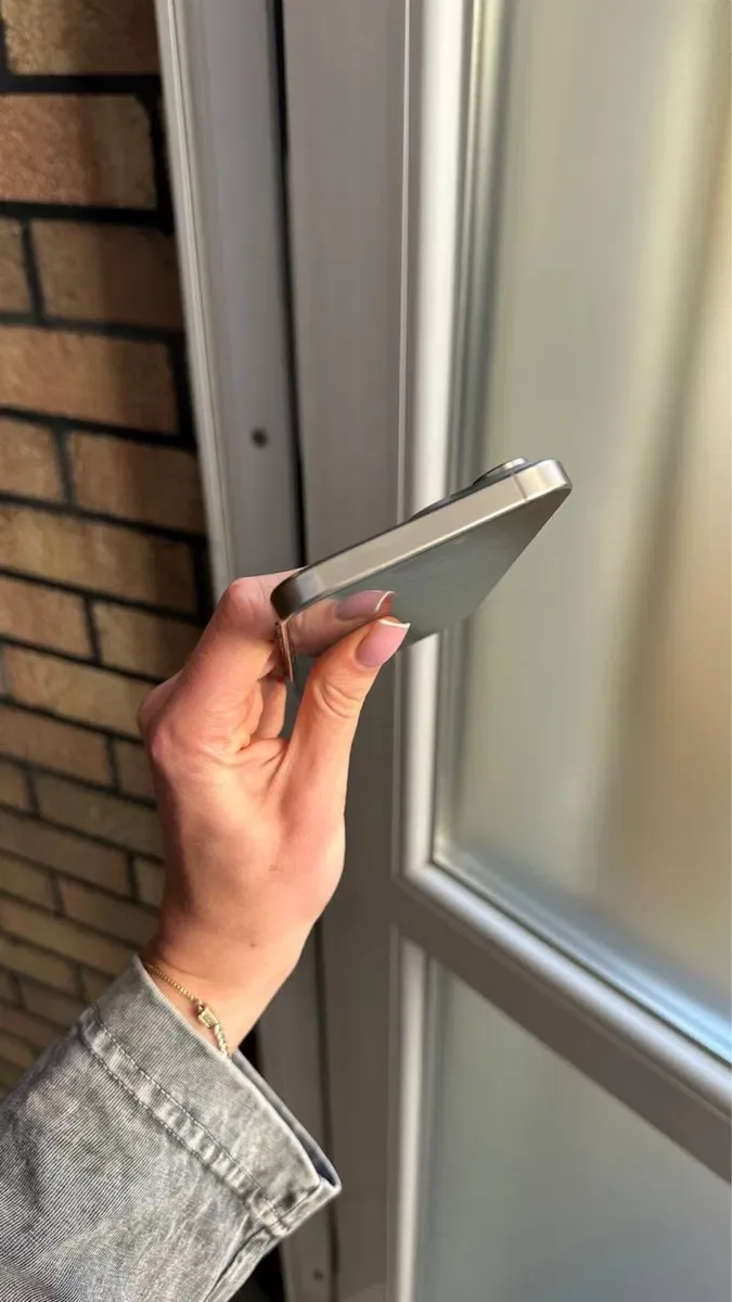 Apple iPhone  16 Pro Max 1Tb. (  Natural Titanium ) — фото 3
