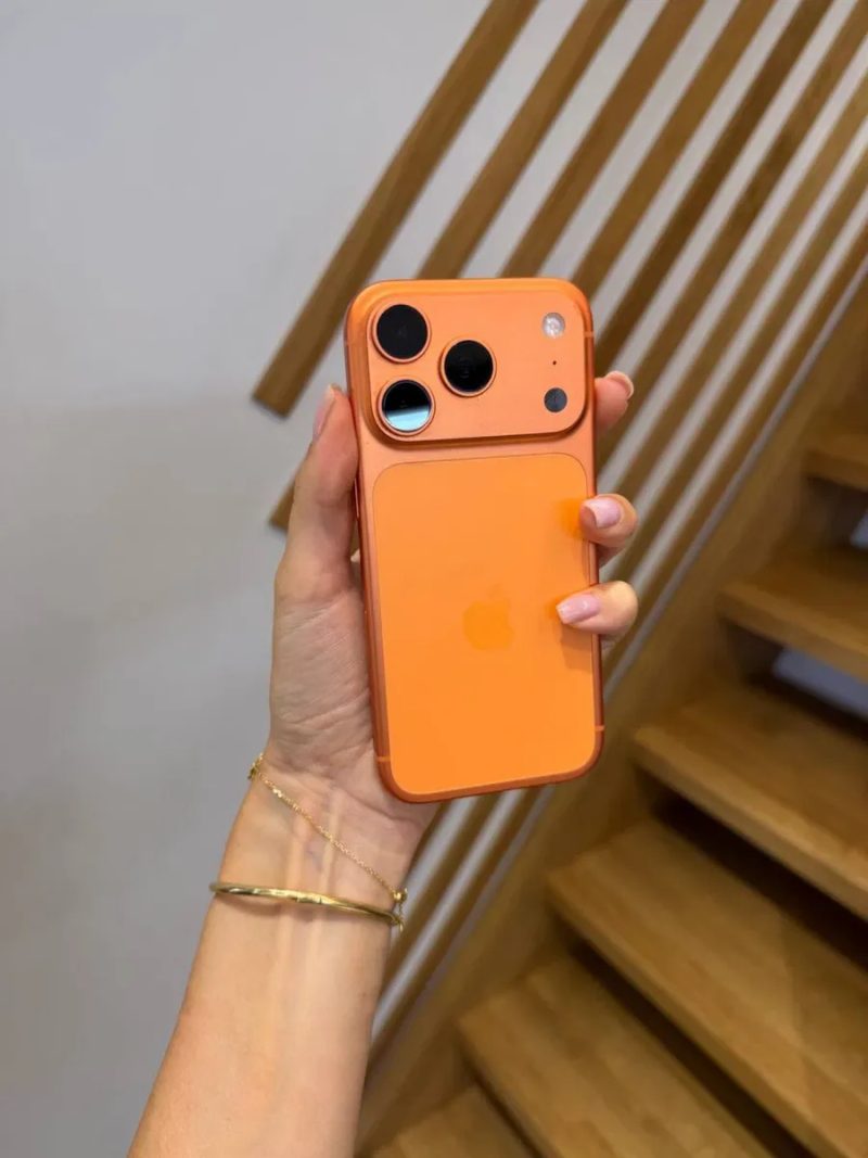 Apple iPhone 17 Pro 256Gb. ( Cosmic Orange ) — фото 2