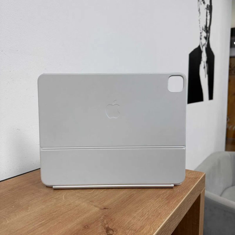 Apple Magic Keyboard  iPad Pro 13.0” 2025 Touchpad Type-C 30446SV — фото 3