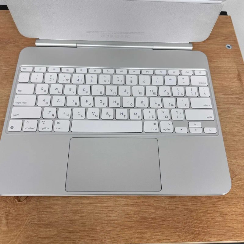 Apple Magic Keyboard  iPad Pro 13.0” 2025 Touchpad Type-C 30446SV — фото 4