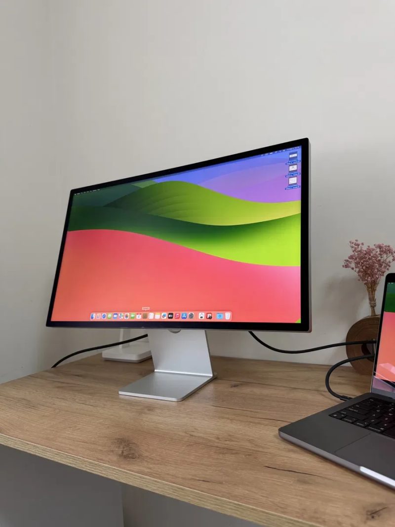 Apple Studio Display 27 Inch 5K Retina Tilt-Adjustable Stand Nano-Texture Glass — фото 3