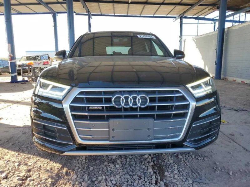 Audi Q5 Premium Plus 2018 - надійний кросовер з потужністю 252 к.с. — фото 2